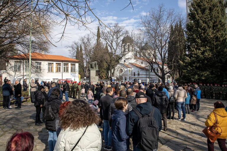 Признателни старозагорци се поклониха пред живота и делото на Васил Левски