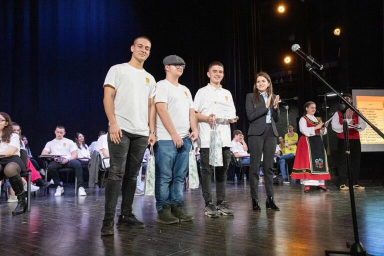 ПГКНМА „Проф. Минко Балкански“ спечели тазгодишната викторина „1000 причини да се гордеем, че сме българи“