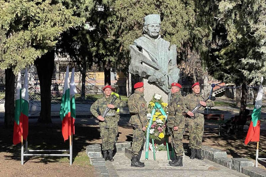 Паметник на капитан Петко Войвода в Стара Загора