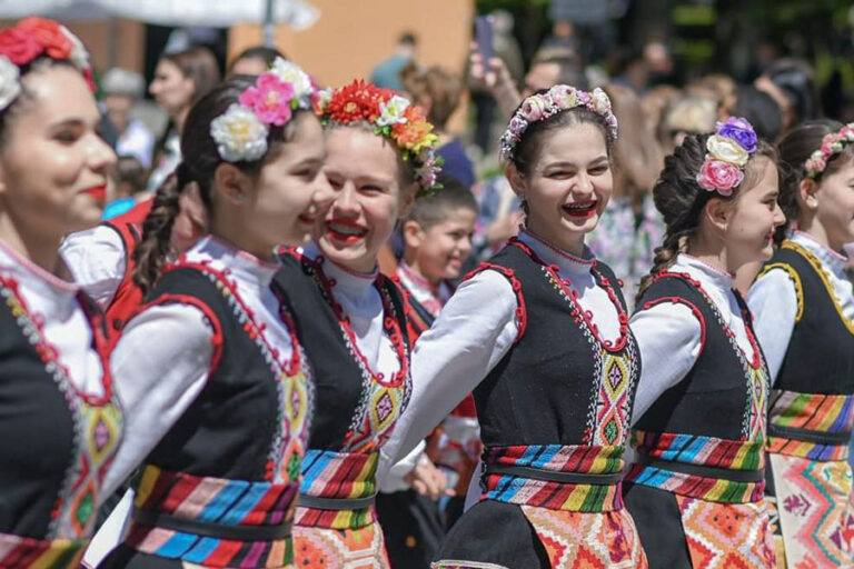 Моден спектакъл „Заедно“ ще събере средства за нови костюми на ансамбъл „Загорче“
