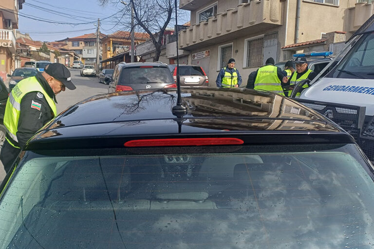 Акция на полицията в Стара Загора - двама задържани, проверяват и за купен вот