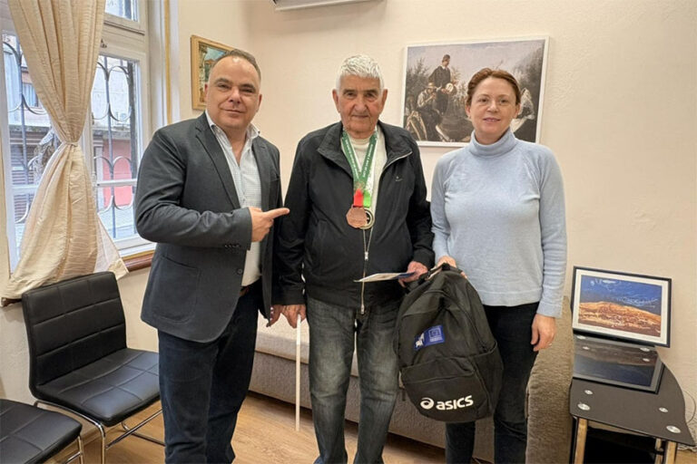Иван Георгиев с отличие за „най-голям ентусиаст“ на Маратон Стара Загора 2026