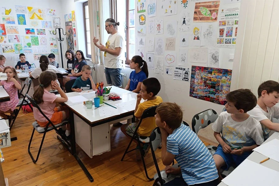 Клуб „Моливчето“ в Стара Загора развива таланта на младите художници